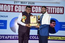 Honouring the Chief Guest